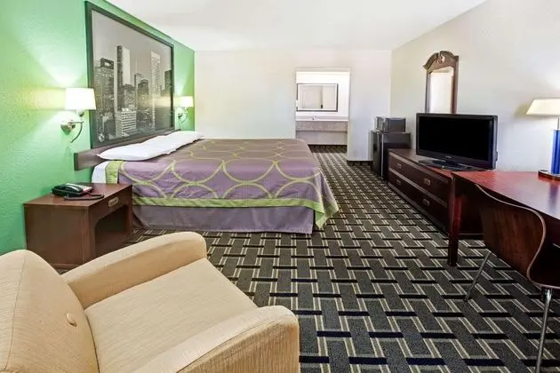 Super 8 by Wyndham Baytown