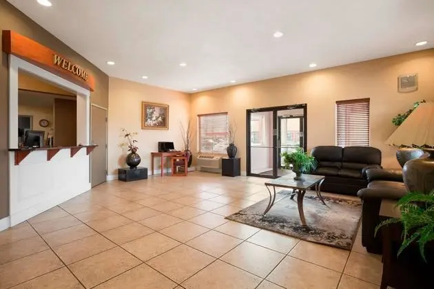 Super 8 by Wyndham Bellingham Airport/Ferndale - Lobi