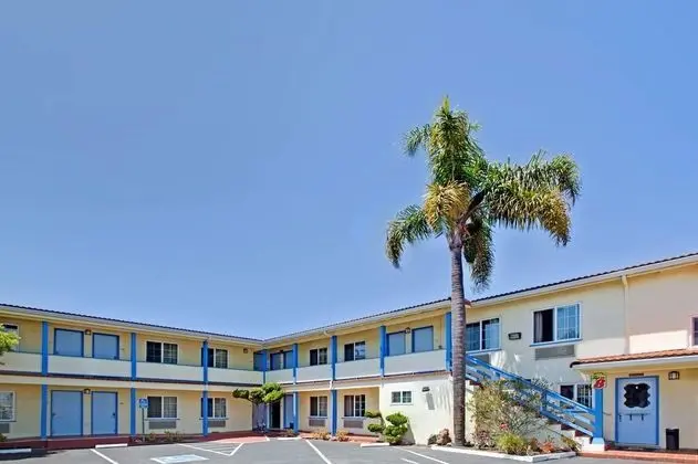 Super 8 by Wyndham Berkeley