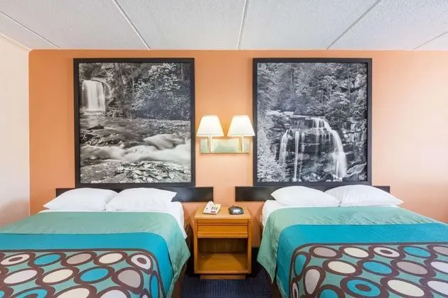 Super 8 by Wyndham Black Mountain