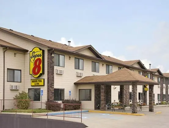 Super 8 by Wyndham Bloomington