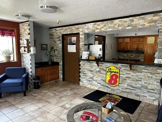 Super 8 by Wyndham Boone - Lobi