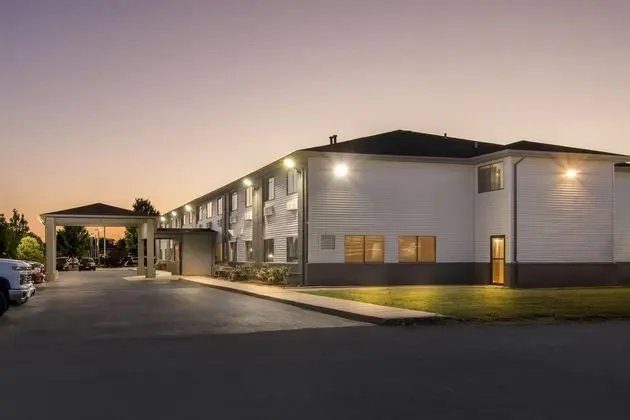 Super 8 by Wyndham Bourbonnais/Kankakee Area - Dış Mekan