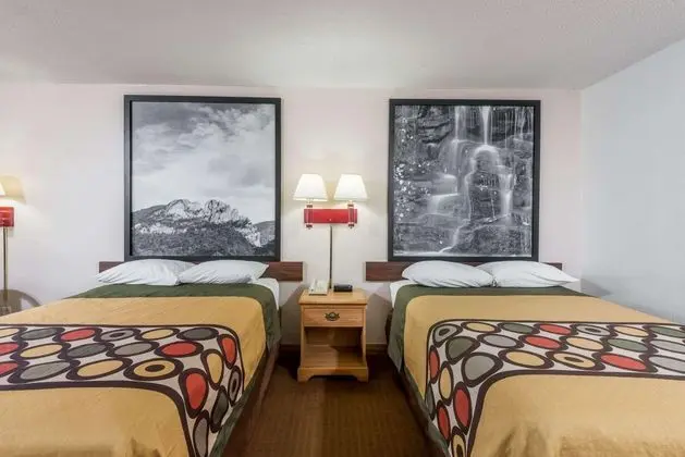 Super 8 by Wyndham Bridgeport/Clarksburg Area