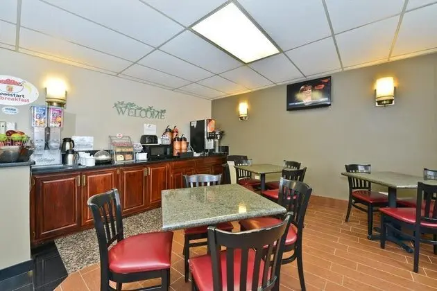 Super 8 by Wyndham Bridgeview/Chicago Area