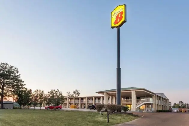 Super 8 by Wyndham Brookhaven