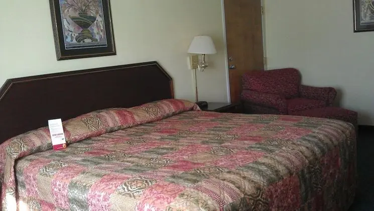 Super 8 by Wyndham Burleson Fort Worth Area
