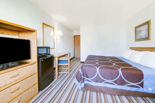 Super 8 by Wyndham Burlington