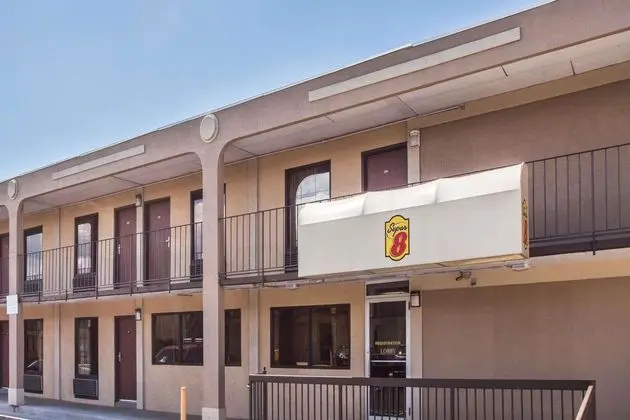 Super 8 by Wyndham Camp Springs/Andrews AFB DC - Dış Mekan