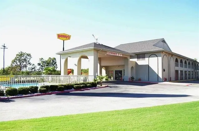 Super 8 by Wyndham Canton