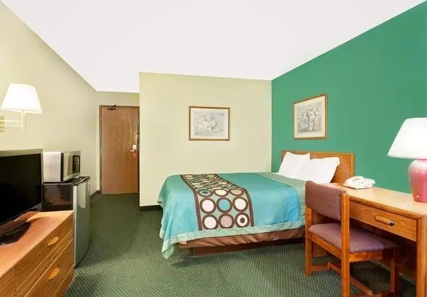 Super 8 by Wyndham Carlisle-South