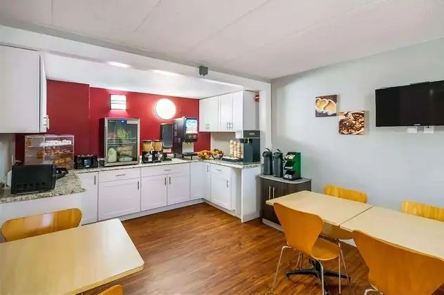 Super 8 By Wyndham Charleston WV - Kahvaltı