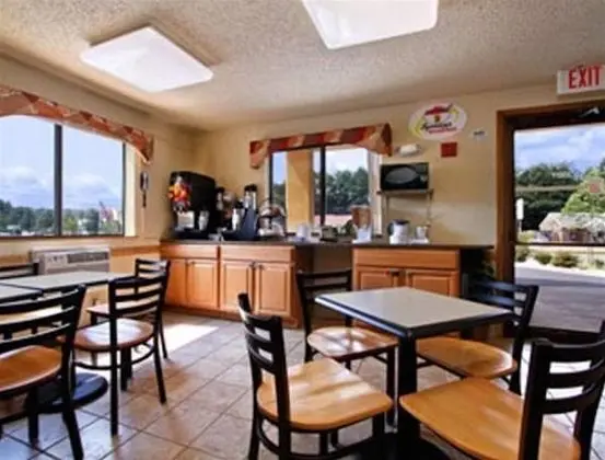 Super 8 by Wyndham Charlottesville