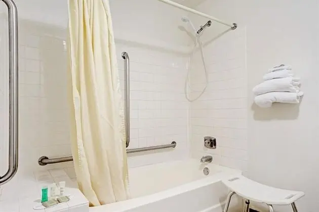 Super 8 by Wyndham Chaska