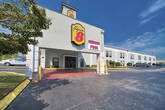 Super 8 by Wyndham Chattanooga/Hamilton Place - Dış Mekan