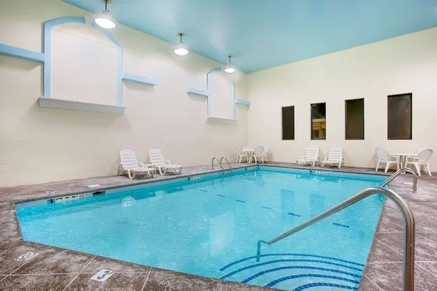 Super 8 by Wyndham Chattanooga/Hamilton Place - Havuz