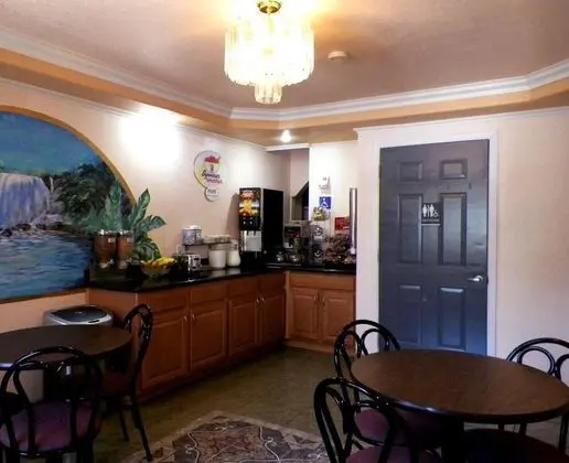 Super 8 by Wyndham Chico