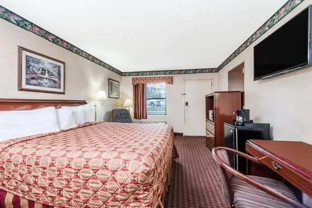 Super 8 by Wyndham Cleveland/Chattanooga, TN