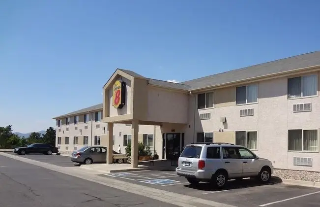 Super 8 by Wyndham Colorado Springs Airport - Dış Mekan