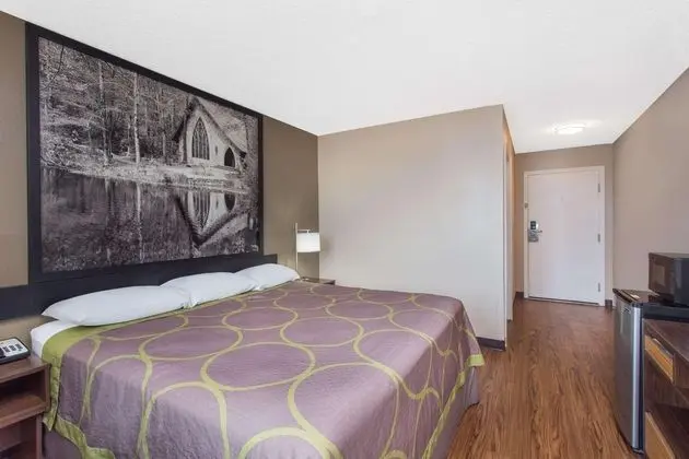 Super 8 by Wyndham Columbus Airport