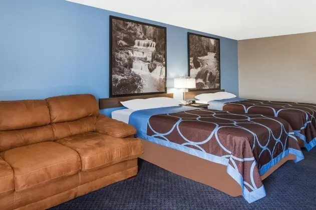Super 8 by Wyndham Columbus - Genel