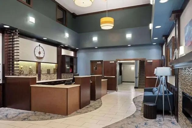 Super 8 by Wyndham Conrad - Lobi