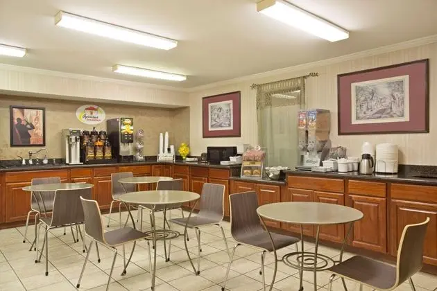 Super 8 by Wyndham Covington