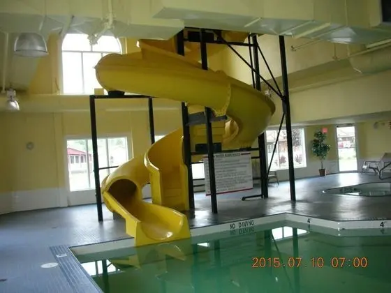 Super 8 by Wyndham Cranbrook - Genel