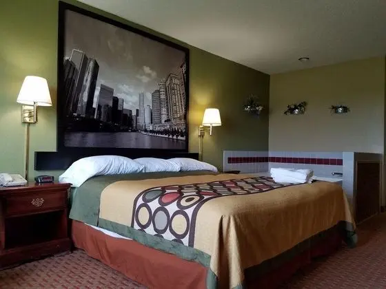 Super 8 by Wyndham DeKalb IL