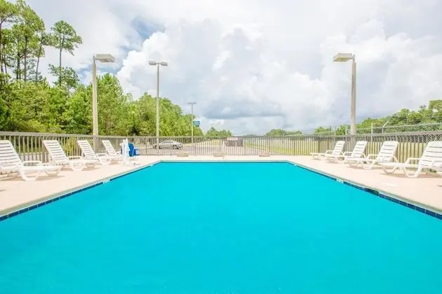 Super 8 by Wyndham Diberville Biloxi Area