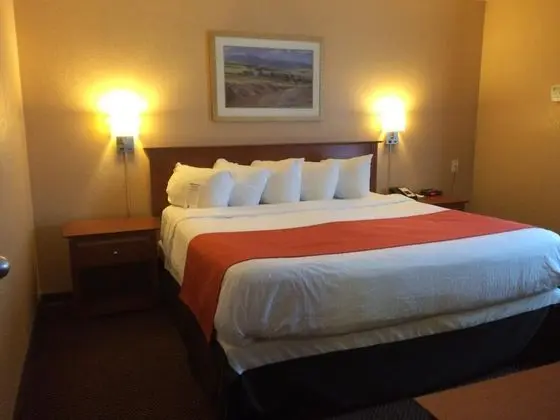Super 8 by Wyndham Drayton Valley