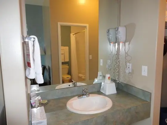Super 8 by Wyndham Edmonton South