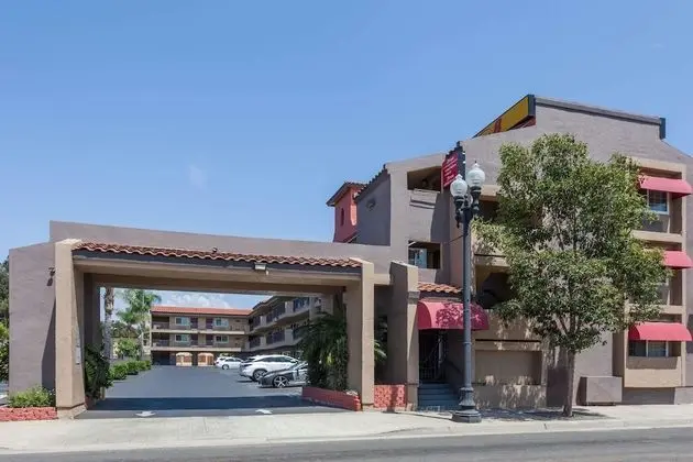Super 8 by Wyndham El Cajon CA - Dış Mekan
