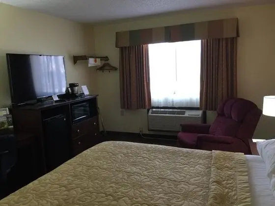 Super 8 by Wyndham Emporia