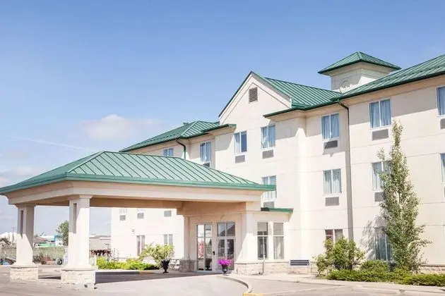 Super 8 by Wyndham Estevan