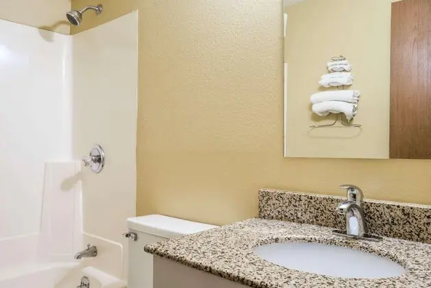 Super 8 by Wyndham Fergus Falls