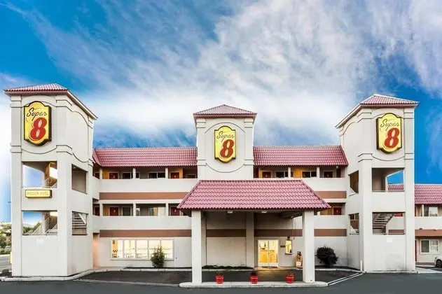 Super 8 by Wyndham Fernley