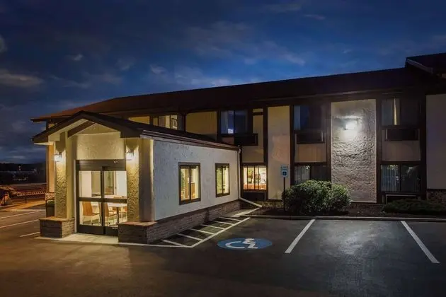 Super 8 by Wyndham Flagstaff - Dış Mekan