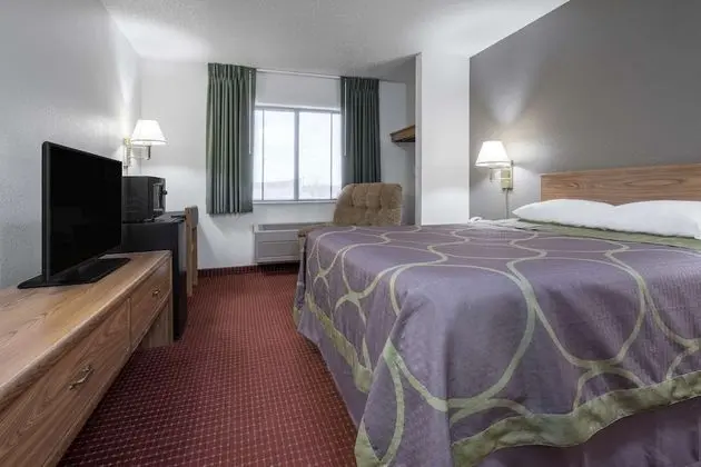 Super 8 by Wyndham Fond Du Lac - Oda
