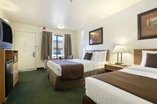 Super 8 by Wyndham Fort Bragg