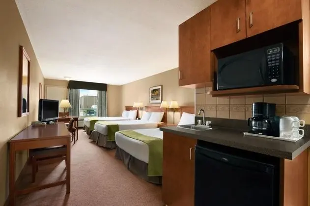 Super 8 by Wyndham Fort St. John - Genel