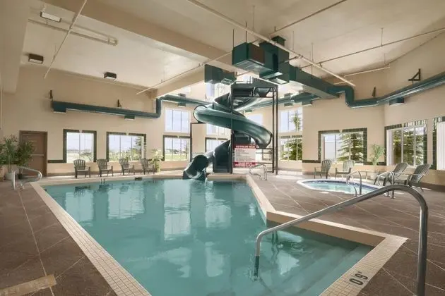Super 8 by Wyndham Fort St. John - Havuz