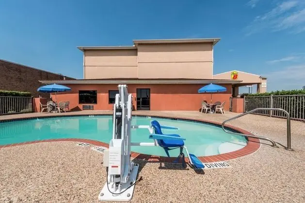 Super 8 by Wyndham Fort Worth North