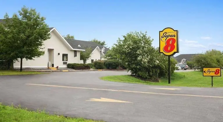 Super 8 by Wyndham Freeport Brunswick Area