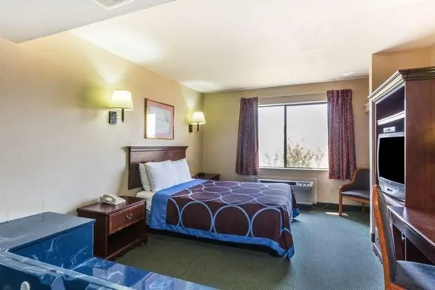 Super 8 by Wyndham Garland North Dallas Area - Genel