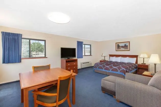 Super 8 by Wyndham Grand Island