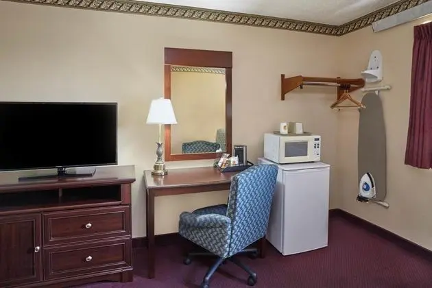 Super 8 by Wyndham Greenville - Genel