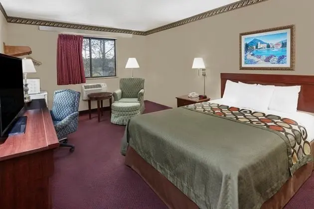Super 8 by Wyndham Greenville - Genel