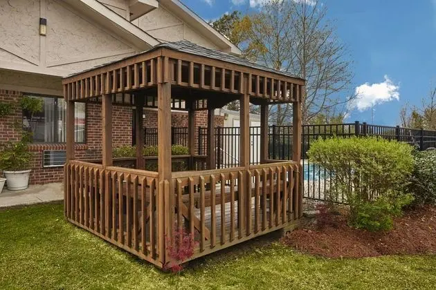 Super 8 by Wyndham Greenville - Genel