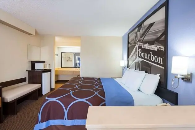 Super 8 by Wyndham Hammond